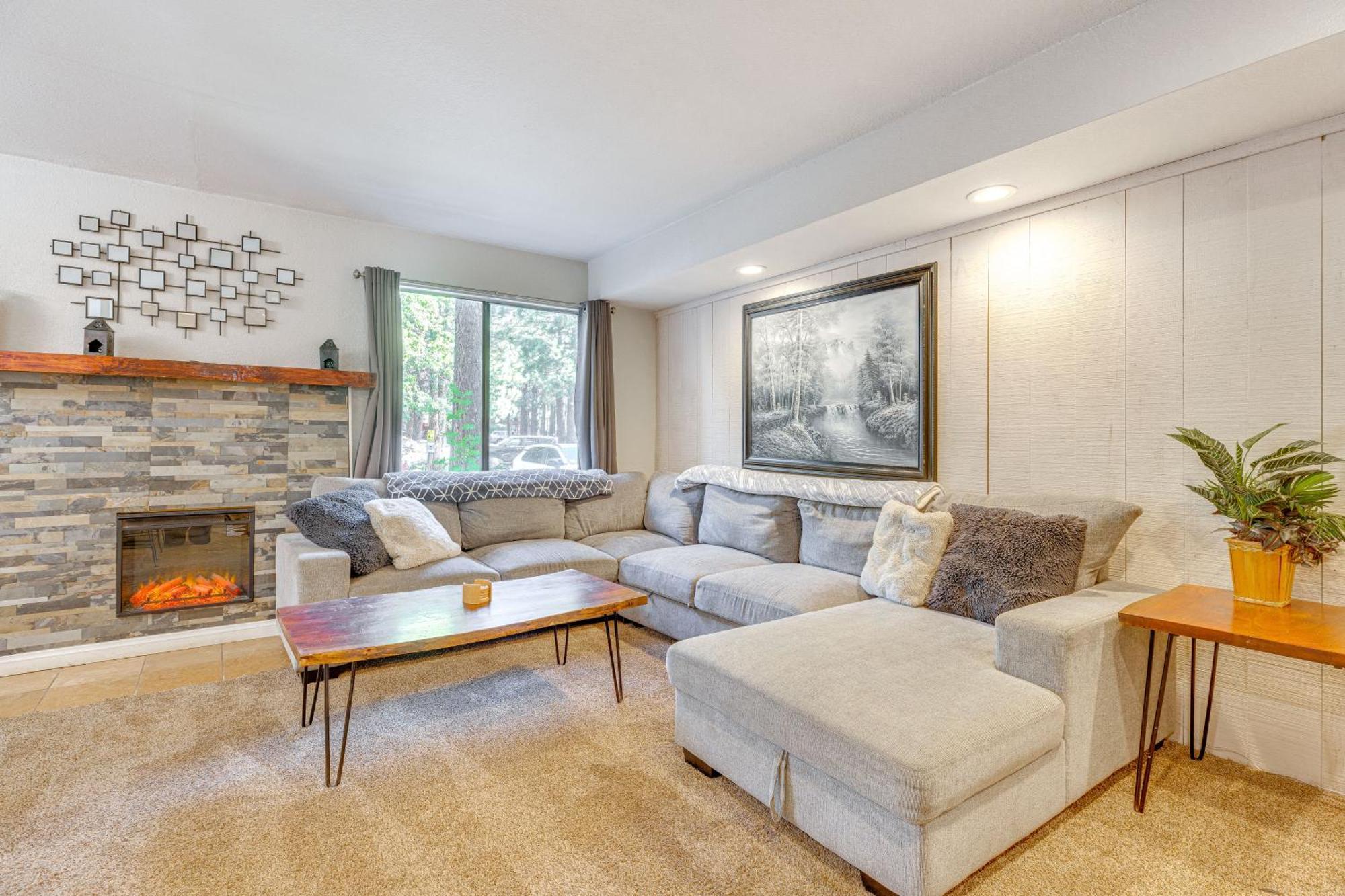 Apartment Scenic Near Skiing And Hiking!